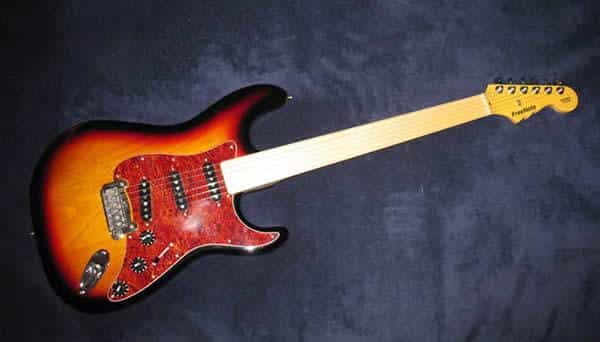 Sustain and Intonation on a Fretless