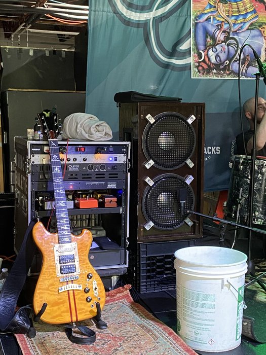 Here's my guitar rig. Got all my pedals rack mounted running out ...