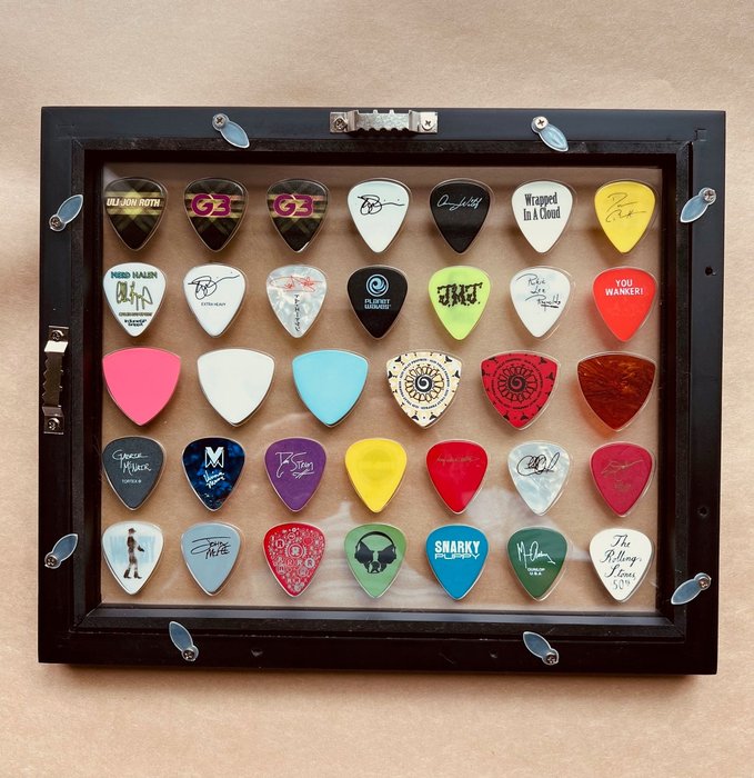 Combo Bass and Regular Guitar Pick Display, FRAME INCLUDED ...