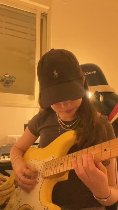 Why my fingers, hand, neck, basically my whole right side is sore after playing more than two minutes?